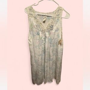 Vintage Eve Stillman Satin Nightgown NWT large - pristine condition